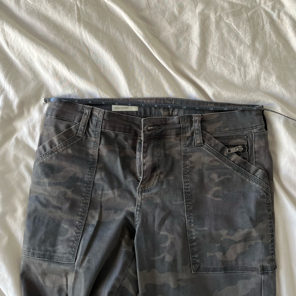 Camouflage skinny jeans
